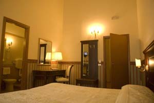 Classic double with city view, balcony, private facilities (shower), and breakfast